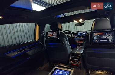 Седан BMW 7 Series 2016 в 