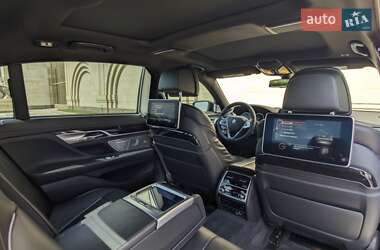 Седан BMW 7 Series 2016 в 