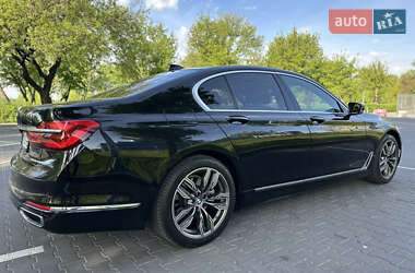 Седан BMW 7 Series 2016 в 
