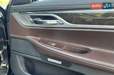Седан BMW 7 Series 2016 в 
