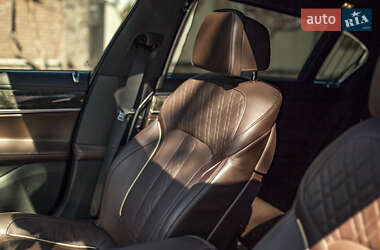 Седан BMW 7 Series 2018 в 