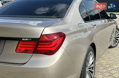 Седан BMW 7 Series 2010 в 