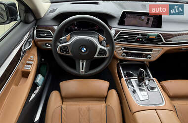 Седан BMW 7 Series 2019 в 