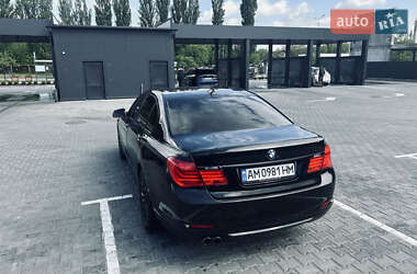 Седан BMW 7 Series 2010 в 