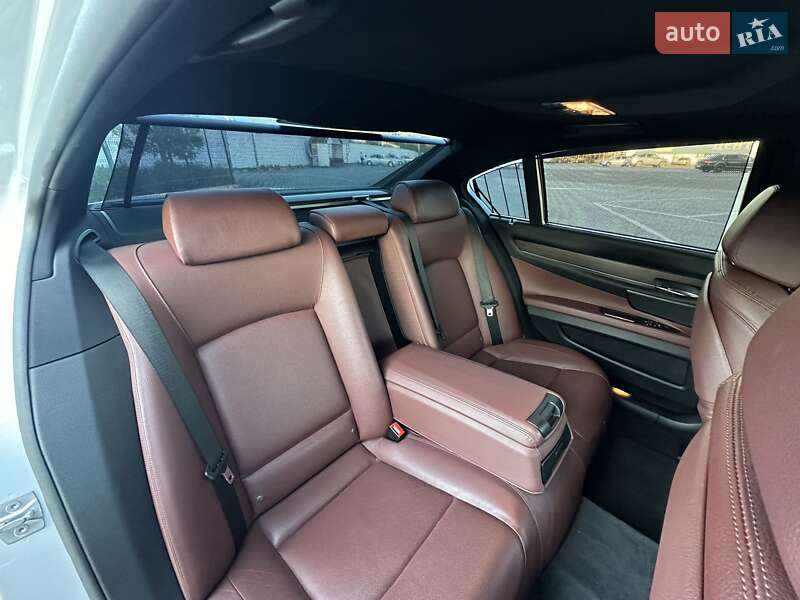 Седан BMW 7 Series 2015 в Ужгороде
