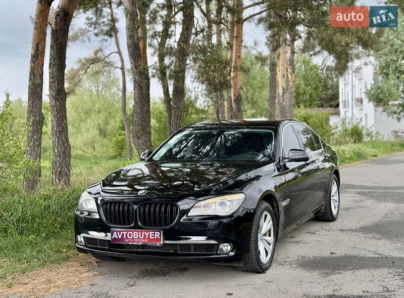 Седан BMW 7 Series 2010 в 