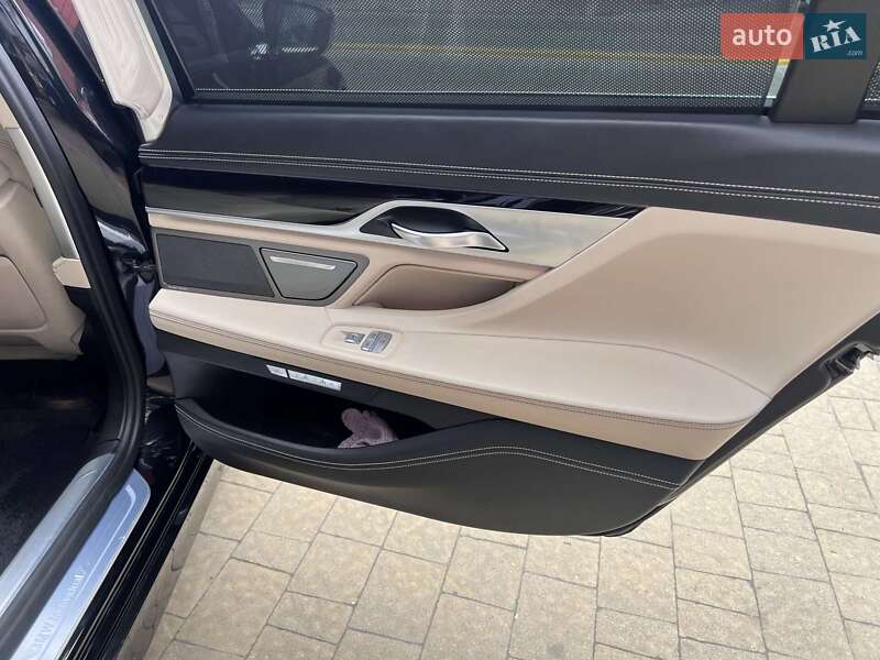 Седан BMW 7 Series 2017 в Львові фото 53 Седан BMW 7 Series 2017 в Львові