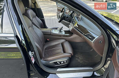 Седан BMW 7 Series 2016 в 