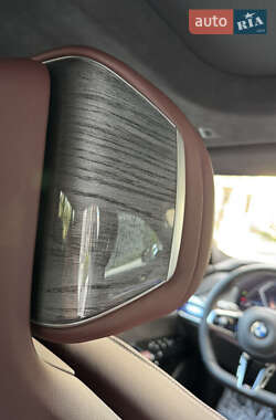 Седан BMW 7 Series 2023 в 