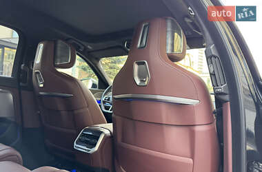Седан BMW 7 Series 2023 в 