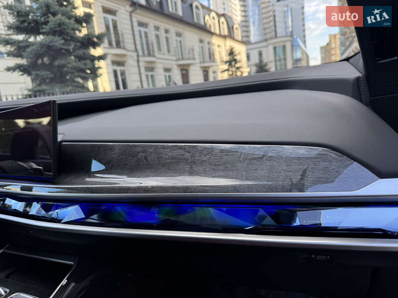 Седан BMW 7 Series 2023 в Києві