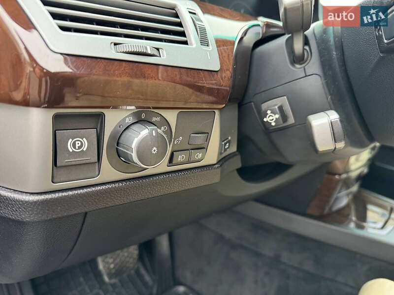 Седан BMW 7 Series 2005 в Смыге фото 29 Седан BMW 7 Series 2005 в Смыге