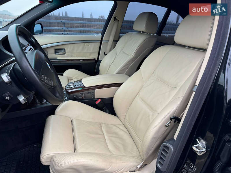 Седан BMW 7 Series 2005 в Смыге фото 31 Седан BMW 7 Series 2005 в Смыге