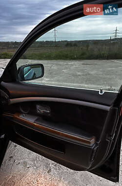 Седан BMW 7 Series 2002 в 
