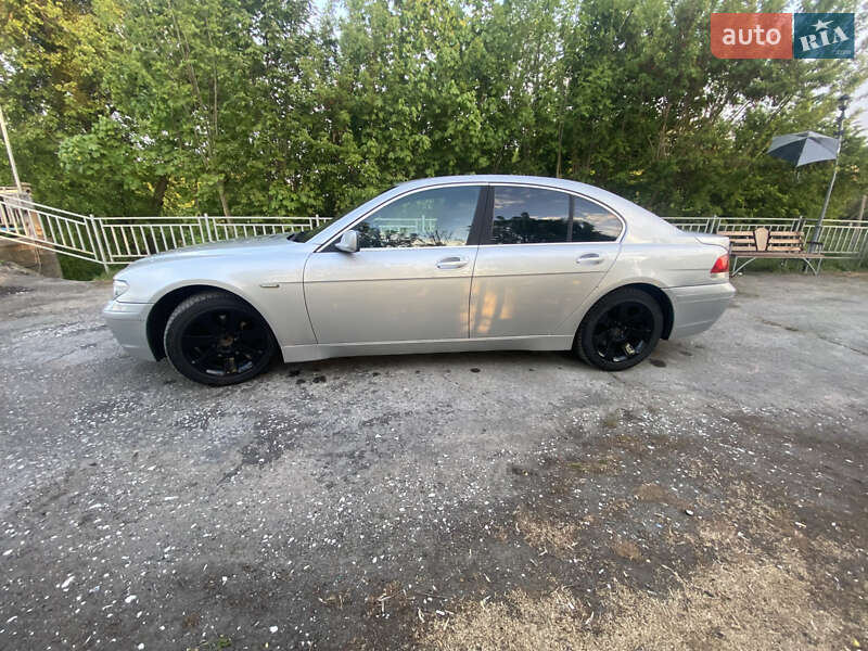 Седан BMW 7 Series 2002 в Корце