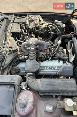 Седан BMW 7 Series 1988 в 