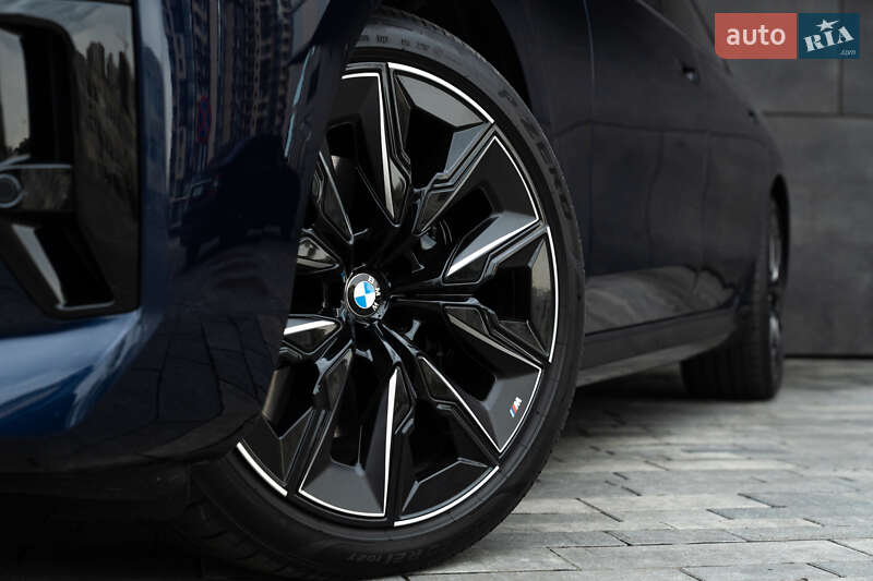 Седан BMW 7 Series 2023 в Киеве