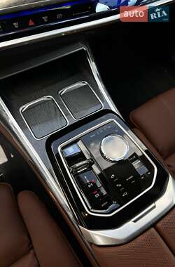 Седан BMW 7 Series 2024 в 