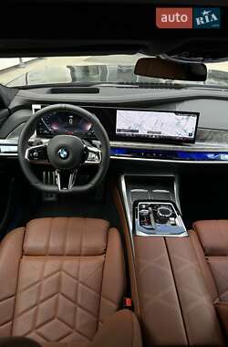 Седан BMW 7 Series 2024 в 