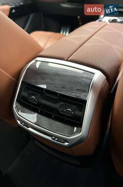 Седан BMW 7 Series 2024 в 