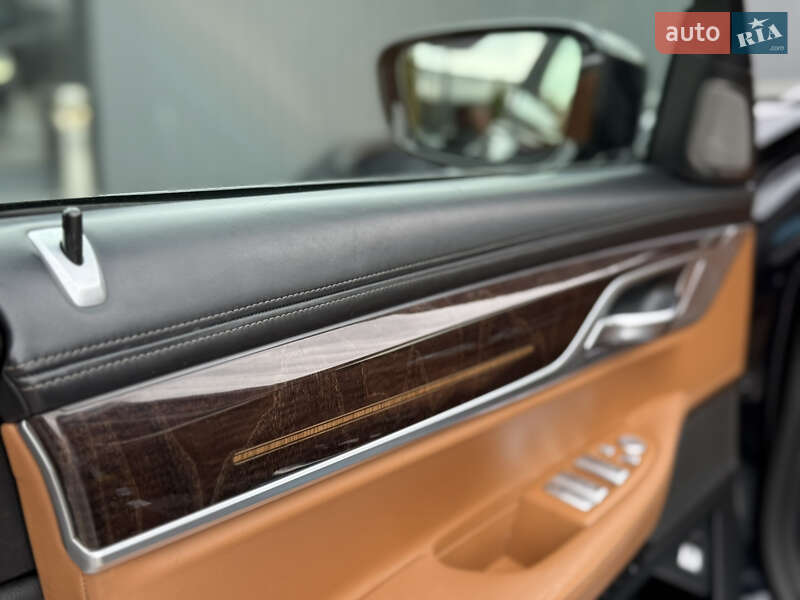 Седан BMW 7 Series 2019 в Києві