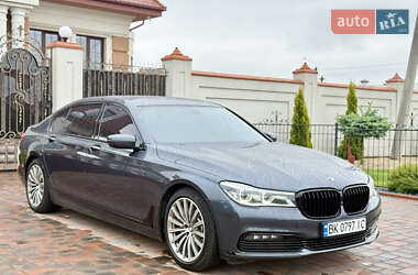 Седан BMW 7 Series 2015 в 