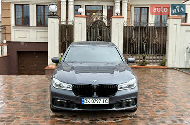 Седан BMW 7 Series 2015 в 