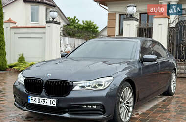 Седан BMW 7 Series 2015 в 