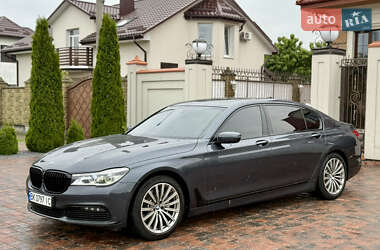 Седан BMW 7 Series 2015 в 