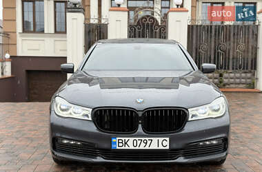 Седан BMW 7 Series 2015 в 