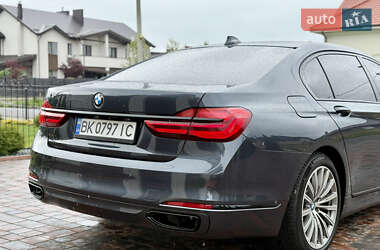 Седан BMW 7 Series 2015 в 