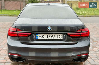 Седан BMW 7 Series 2015 в 