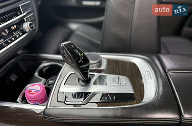Седан BMW 7 Series 2015 в 