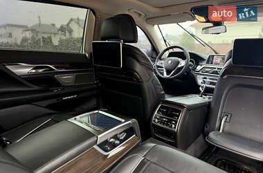 Седан BMW 7 Series 2015 в 