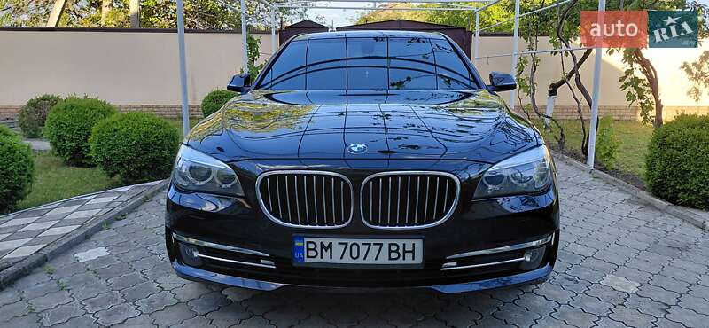 Седан BMW 7 Series 2012 в 