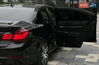 Седан BMW 7 Series 2012 в 
