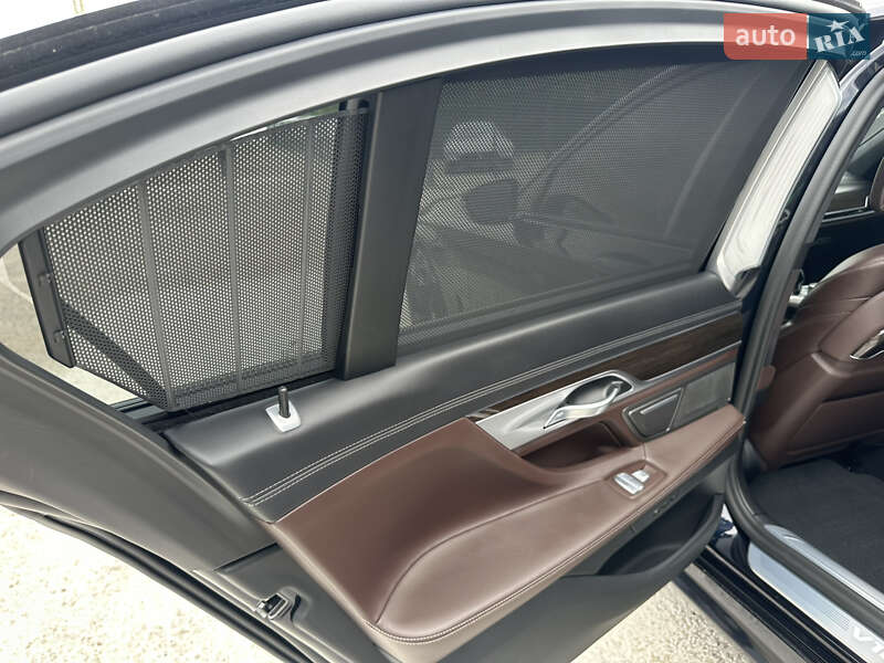 Седан BMW 7 Series 2021 в Киеве