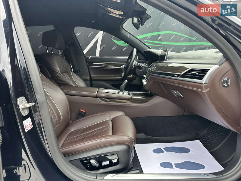Седан BMW 7 Series 2021 в Киеве