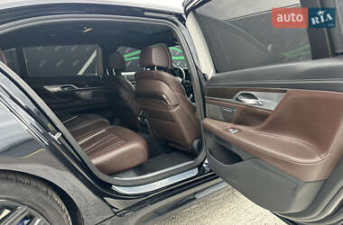 Седан BMW 7 Series 2021 в 
