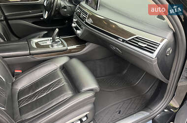 Седан BMW 7 Series 2016 в 