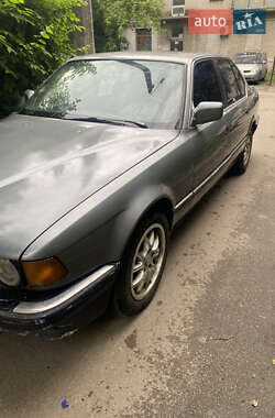 Седан BMW 7 Series 1992 в Першотравенске