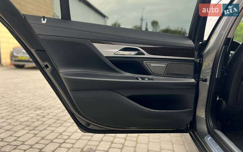 Седан BMW 7 Series 2019 в Івано-Франківську