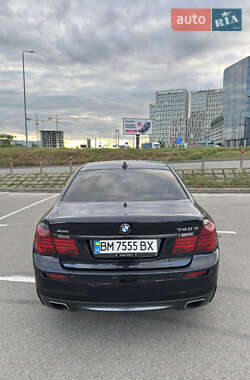 Седан BMW 7 Series 2012 в 
