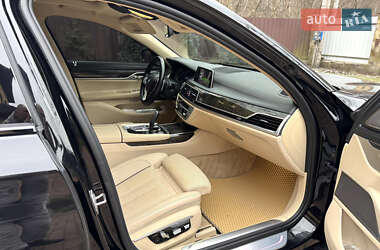 Седан BMW 7 Series 2016 в 