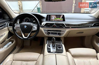 Седан BMW 7 Series 2016 в 