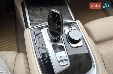 Седан BMW 7 Series 2016 в 