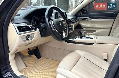 Седан BMW 7 Series 2016 в 