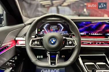 Седан BMW 7 Series 2024 в 