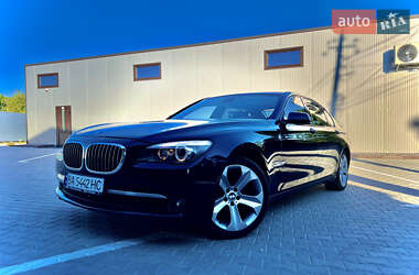 Седан BMW 7 Series 2010 в 
