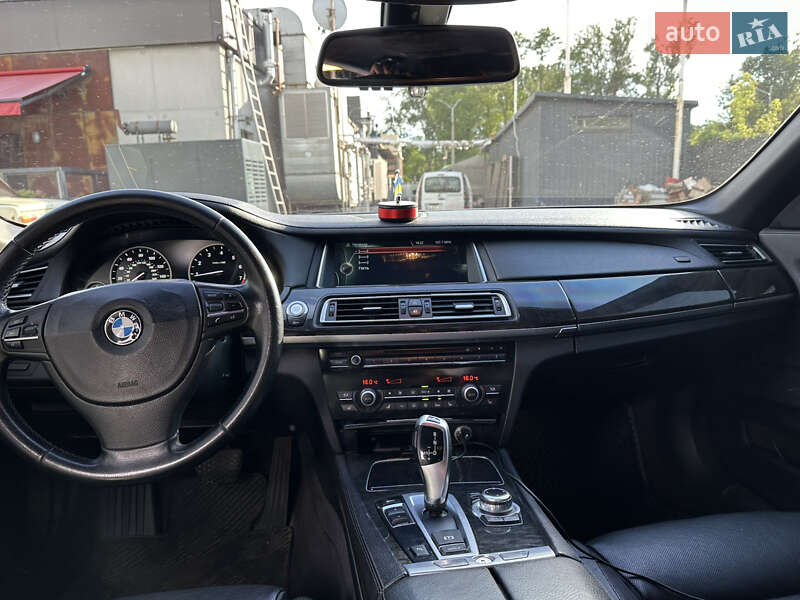 Седан BMW 7 Series 2013 в Днепре